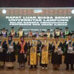 Rektor Prof. Lusmeilia Kukuhkan 11 Guru Besar Unila