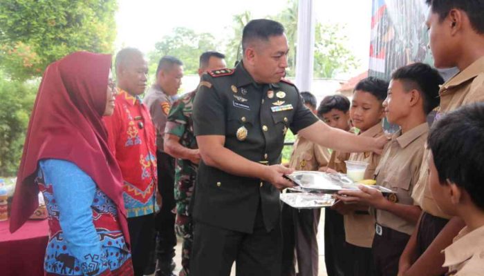 Program Dapur Masuk Sekolah Kodim 0410/KBL Sasar SD Tanjung Raya