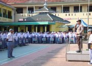 Polisi Masuk Sekolah: Siswa SMAN 1 Padang Cermin Diingatkan Pentingnya Moral dan Disiplin