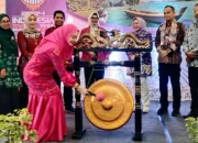 Nuri Maulida Pimpin Dekranasda Lampung Selatan Promosikan Kerajinan Khas di ITTIE Batam