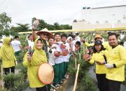 Danrem 043/Gatam Tanam Sayur Dan Makan Siang Bersama Siswa Kartika II Bandar Lampung