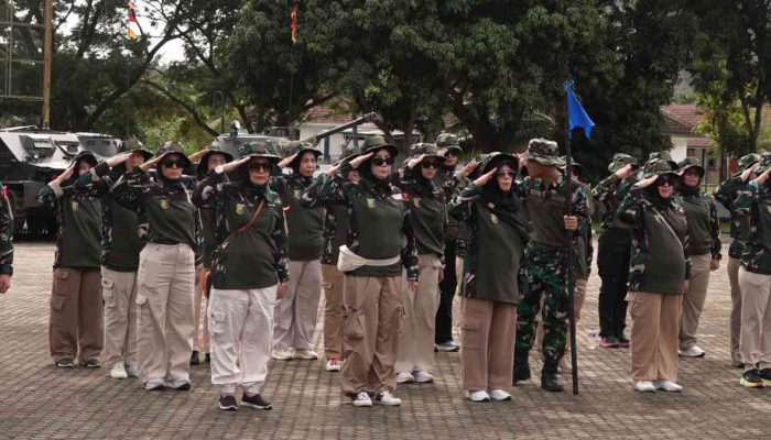 Brigif 4 Marinir/BS Gelar Latihan Dasar Kepemimpinan Untuk Organisasi Wanita Se-Lampung