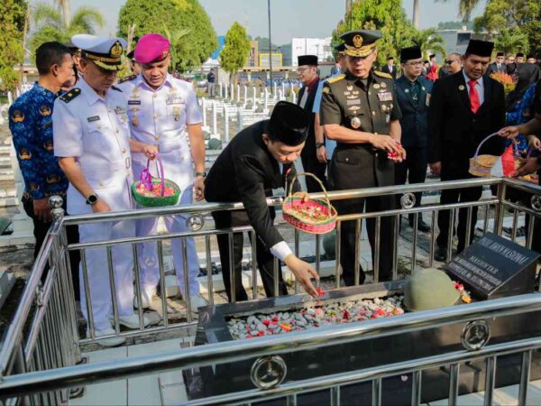 HUT Ke-62 Lampung, Pemprov Ziarah dan Tabur Bunga di Taman Makam Pahlawan