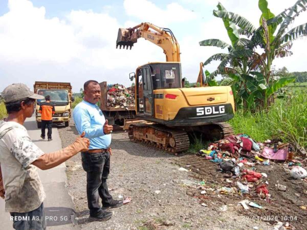 Kades Sabah Balau Beri Peringatan Tegas Pelaku Buang Sampah Sembarang di Wilayahnya