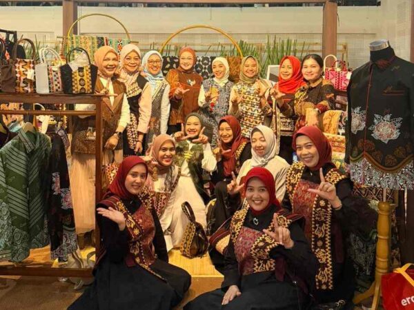 Asri Tapis Bawa Warisan Lampung Bersinar di Ajang Persit Bisa 2
