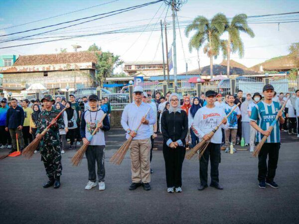 Wagub Jihan Pimpin Bersih-Bersih di Pasar Raya Lebak Budi dan Pasar Pasir Gintung