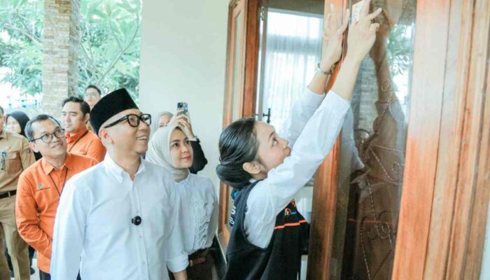 BPS Mulai Sensus Ekonomi 2026, Gubernur Mirza Warga Pertama yang Didata