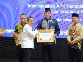UIN RIL Terima Penghargaan Kampus Hijau Keagamaan Inklusif Berbasis Digital