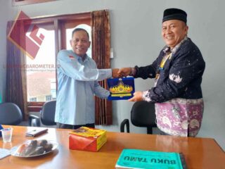 SMKN 5 Kota Jambi Kunjungi SMK 2 Mei Belajar Pengelolaan Program Kelas Khusus TSM