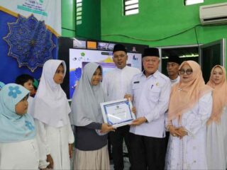 Kemenag Bandar Lampung Salurkan Ratusan Paket Untuk Anak Yatim dan Disabilitas