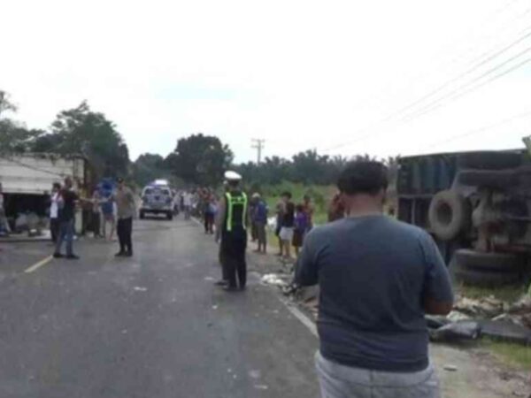 Kecelakaan Beruntun di Jalan Lintas Sumatra Penengahan Lampung Selatan, 2 Tewas
