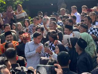 Kunjungi Lamtim, Gibran Sempatkan Sambangi Kediaman Ketum Bela Budaya