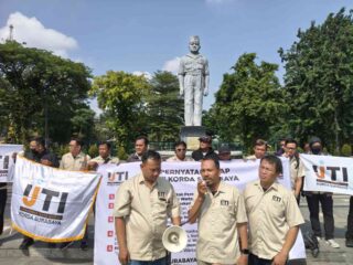 Tolak Stigma 'Londo Ireng', IJTI Surabaya Tuntut Presiden Prabowo Minta Maaf secara Terbuka