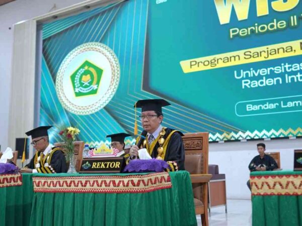 UIN RIL Wisuda 903 Lulusan, Rektor: Yang Terus Belajar Akan Menjadi Pemilik Masa Depan