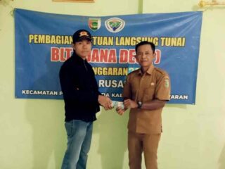 Pemdes Rusaba Bagikan BLT-DD Dua Tahap Sekaligus