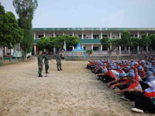 Bentuk Siswa Berkarakter, SMK 2 Mei Gelar Pra-Studi Gandeng Korem 043 Gatam