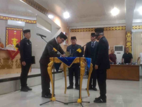 Bupati Lampung Utara Lantik 16 Eselon II dan 26 Pejabat Fungsional