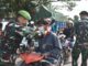 Antisipasi Abu Vulkanik, Korem 043 Gatam Bagikan Masker dan Bersih-Bersih Sekolah