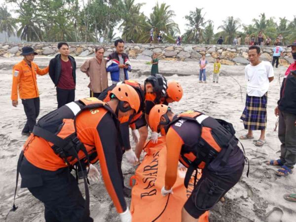 Remaja 17 Tahun Ditemukan Mengapung di Perairan Balam