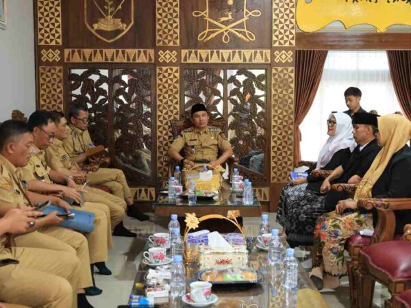 Bupati Lampung Barat Soroti Travel Umrah Ilegal