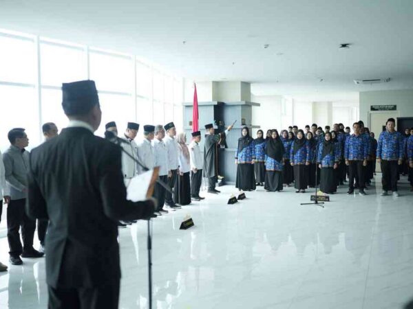 Lantik 44 Dosen dan Pegawai, Rektor UIN RIL Tekankan Inovasi