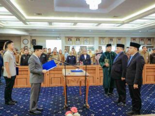 Lantik Kasat Pol PP dan Direktur RS Abdul Moeloek, Ini Pesan Marindo